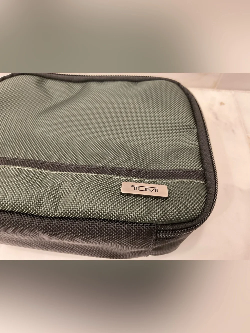 NEW TUMI Zippered CUBE TRAVEL POUCH - Cosmetic Bag - SPRUCE GREEN